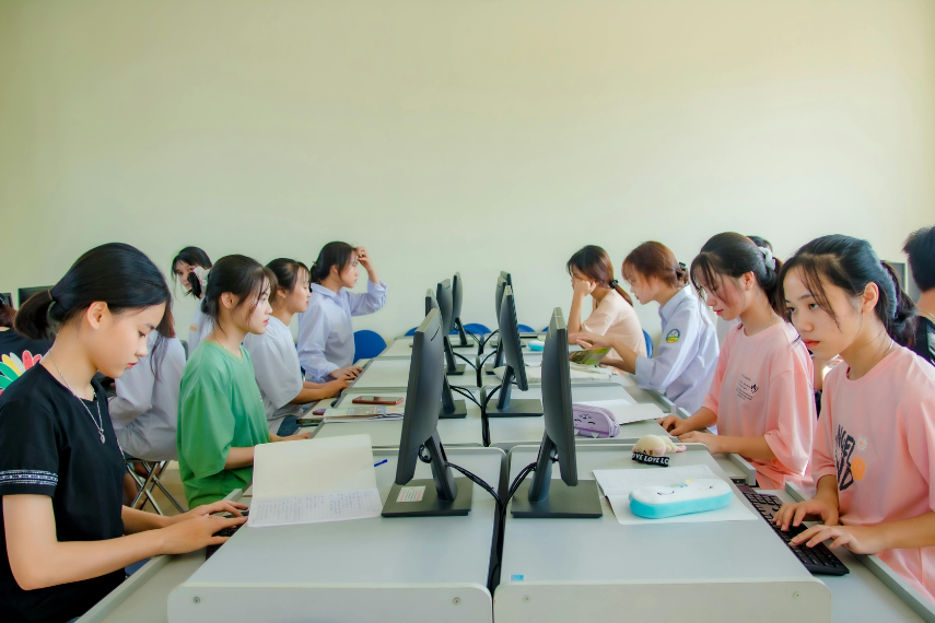 Smart Ads for Educational Institutions